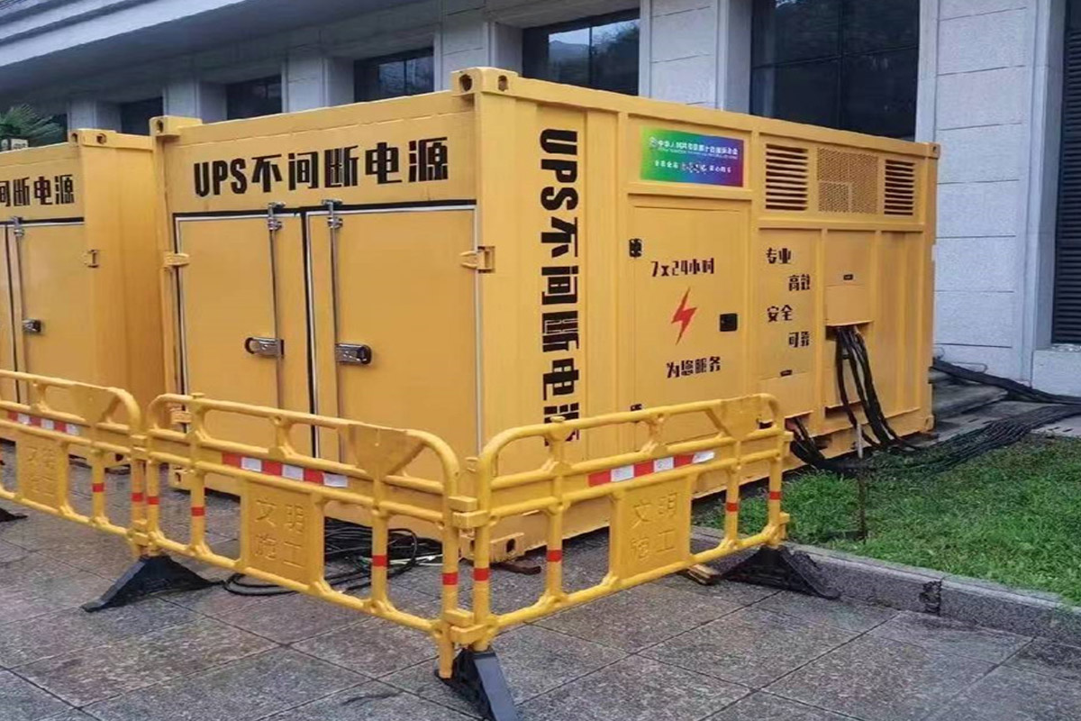 丁青发电机租赁施工现场